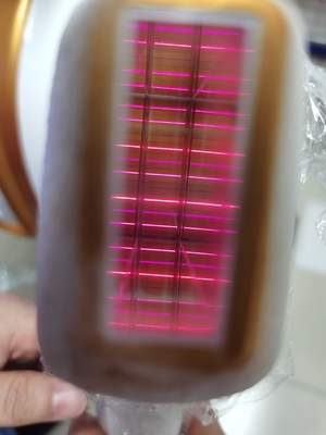 Эффективный 808nm±5nm длины волны Вейфан KM Электроника Диодный лазерный эпилятор для медицинских