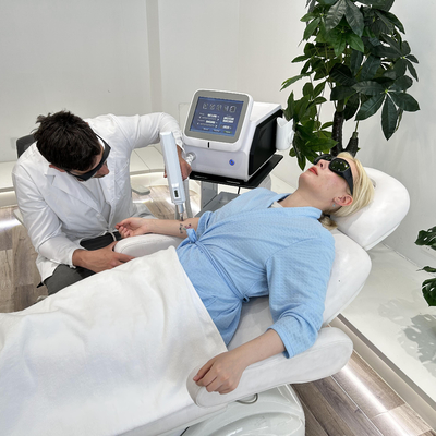 OEM ODM Q Switch ND Yag Laser Machine 2000mj Углеродный пилинг лазерная машина